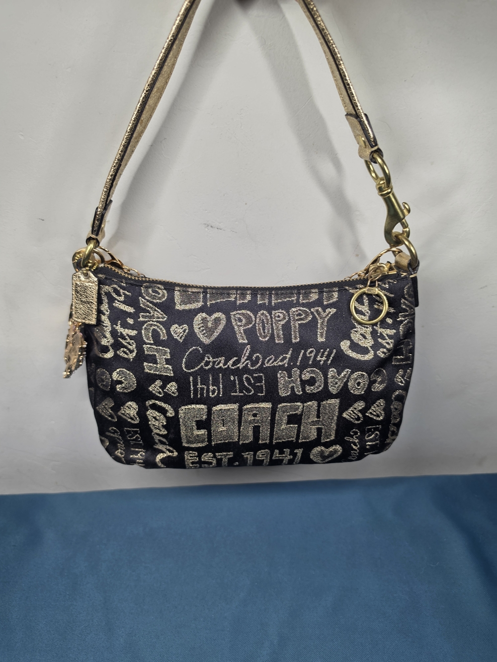 COACH Poppy Graffiti Glam/ Swingback - Picture 3 of 4